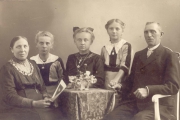Familie-Heinrich-Meyer-aus-Holtum-Marsch